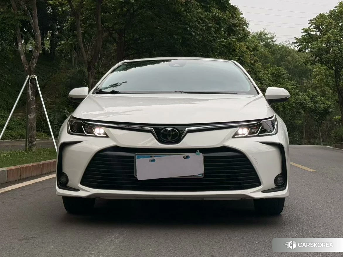 Toyota Corolla 2021 Белый из Китая