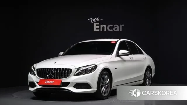 Mercedes-Benz C-Class W205 2018 Белый из Кореи