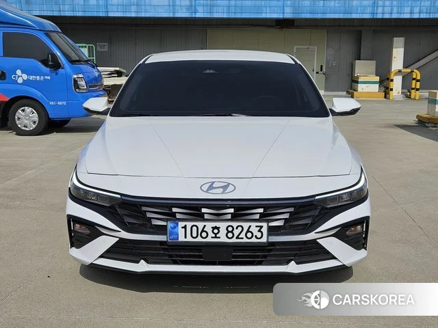Hyundai The New Avante (CN7) 2023 Белый из Кореи