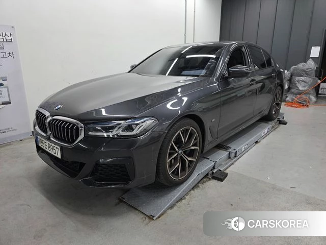 BMW 5 Series (G30) 2023 Серый из Кореи