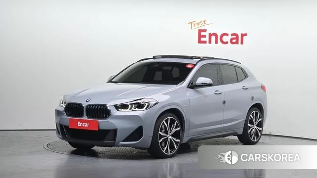 BMW X2 (F39) 2023 Светло-серебряный цвет из Кореи