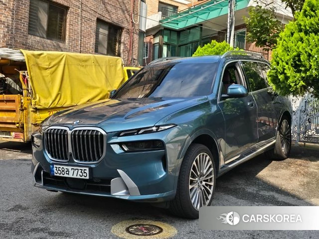 BMW X7 (G07) 2023 Небесно-голубой из Кореи