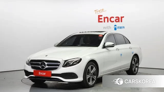 Mercedes-Benz E-Class W213 2018 Белый из Кореи