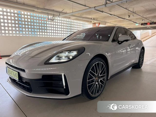 Porsche Panamera (976) 2025 Серебряный из Кореи