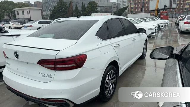 Volkswagen Lavida 2023 Белый из Китая