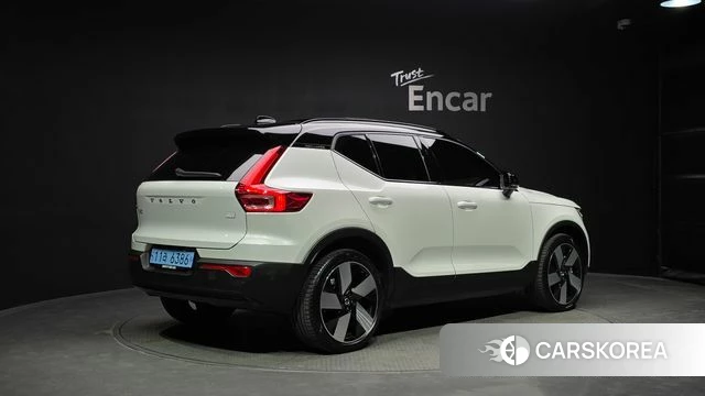 Volvo XC40 Richards 2024 Белый из Кореи