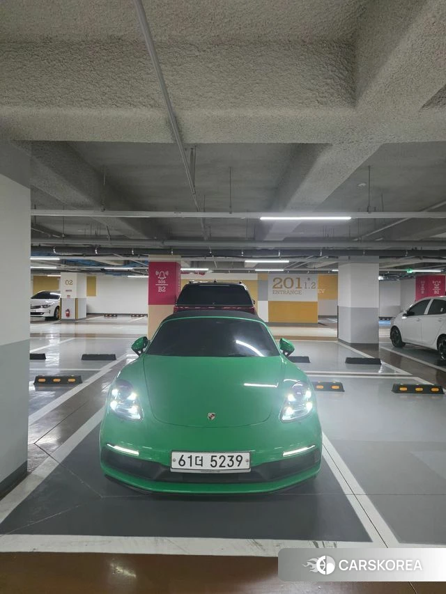 Porsche 718 Boxster 2018 Зеленый из Кореи
