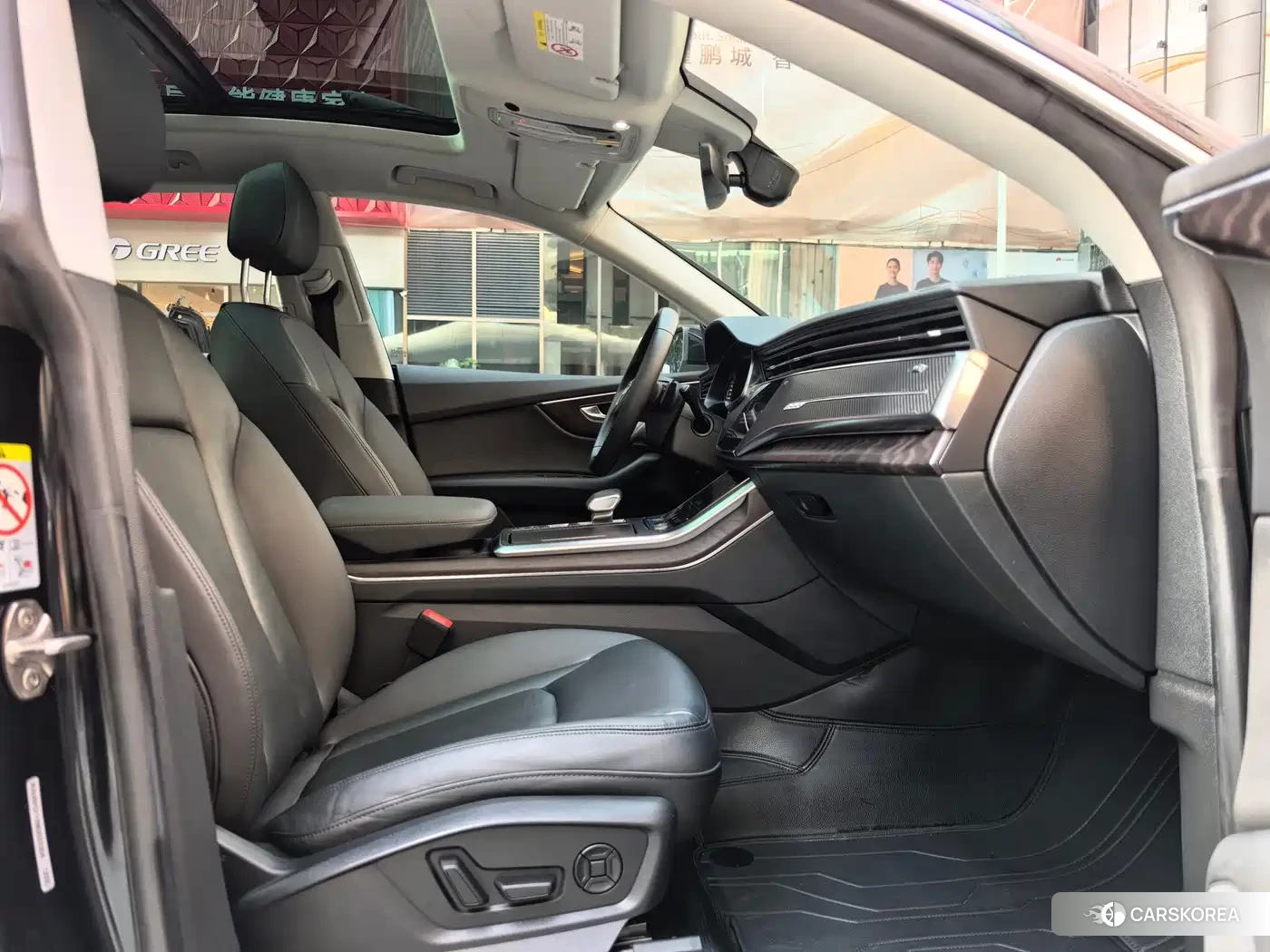 Audi Q8 2021 Черный из Китая