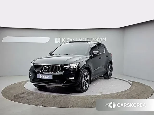 Volvo XC40 2024 Черный из Кореи