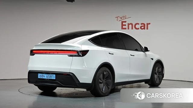 Tesla Model Y 2025 Белый из Кореи