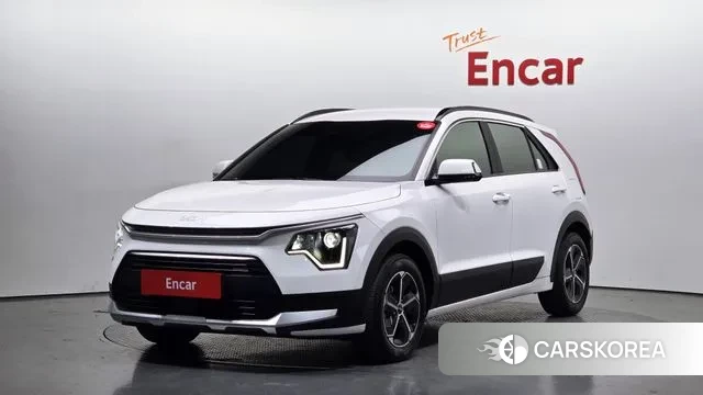 Kia Di Ol Nu Niro 2023 Белый из Кореи