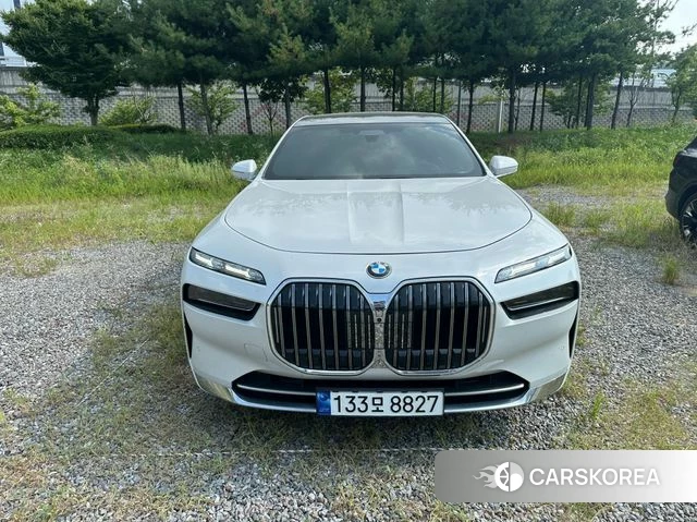 BMW 7 Series (G70) 2023 Белый из Кореи