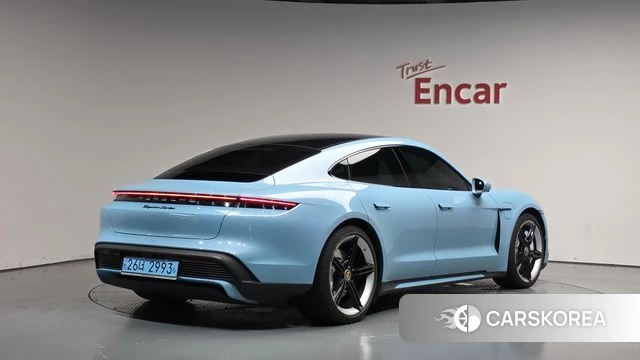 Porsche Taycan 2022 Небесно-голубой из Кореи