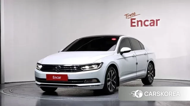 Volkswagen Passat GT (B8) 2018 Белый из Кореи