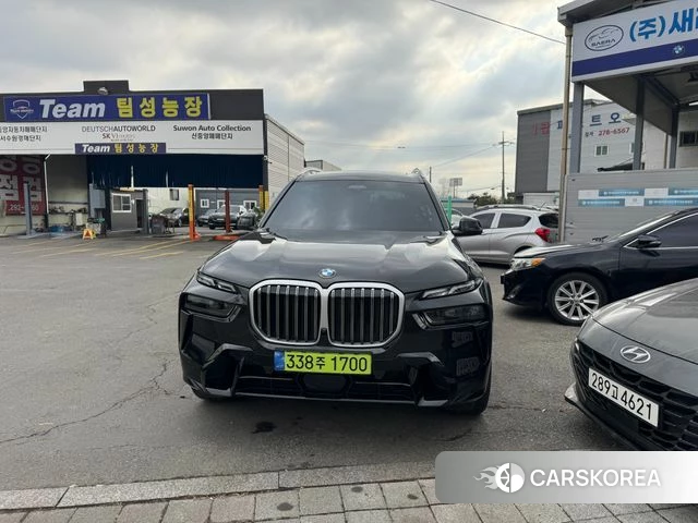 BMW X7 (G07) 2024 Черный из Кореи
