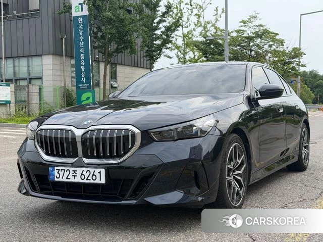 BMW 5 Series (G60) 2024 Черный из Кореи