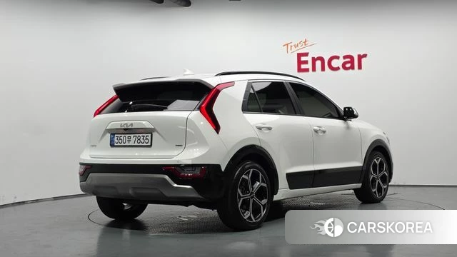 Kia Di Ol Nu Niro 2022 Белый из Кореи