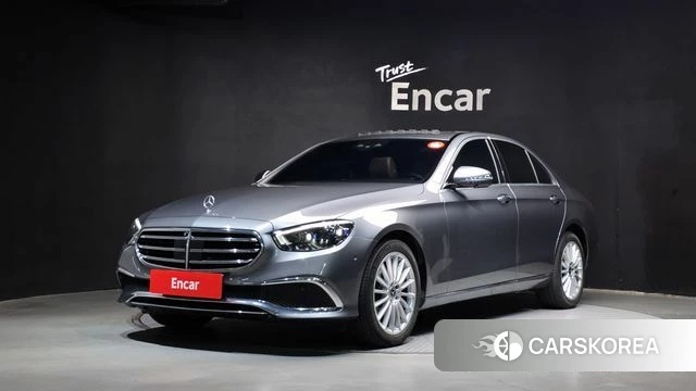 Mercedes-Benz E-Class W213 2023 Серебристо-серый из Кореи