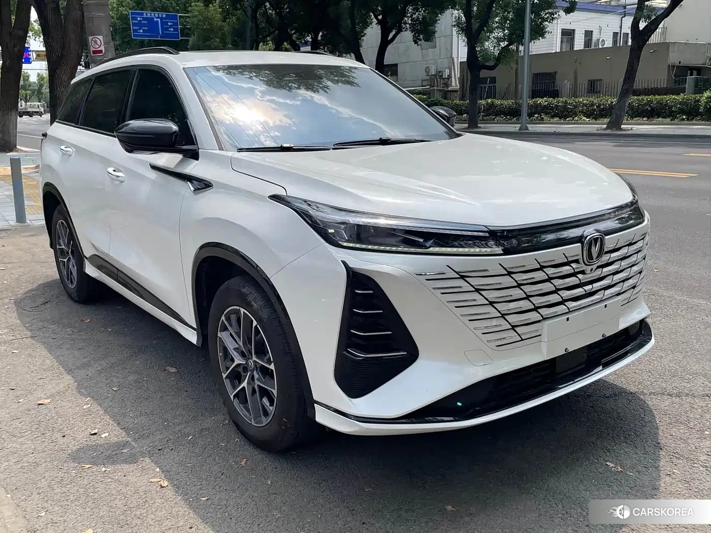 Chang'an Changan CS75PLUS 2023 Белый из Китая