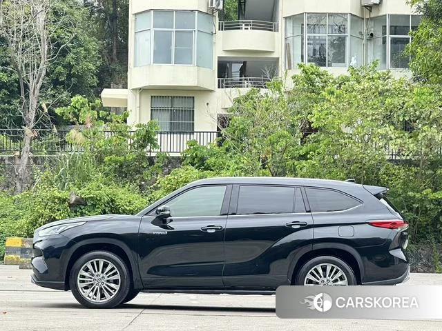 Toyota Highlander 2024 Черный из Китая
