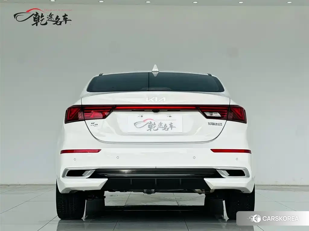 Kia K3 2022 Белый из Китая