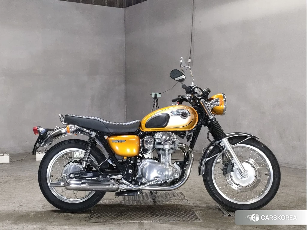 Проданный Kawasaki W800 2011 из Японии