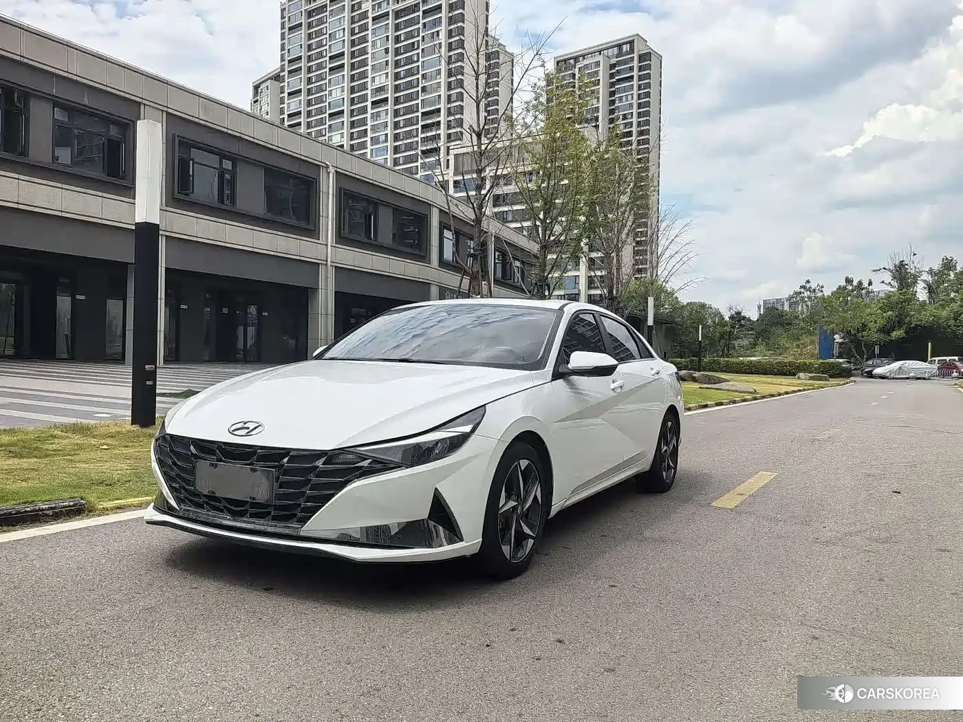 Hyundai Elantra 2022 Белый из Китая