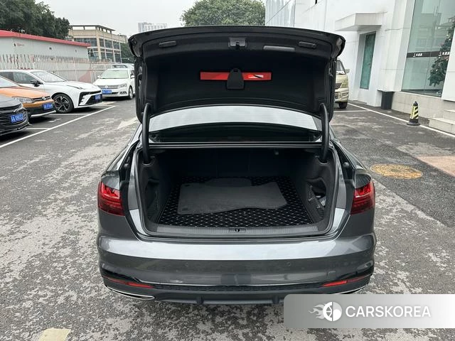 Audi A4L 2023 Темно-серый из Китая