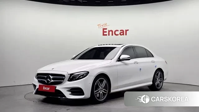 Mercedes-Benz E-Class W213 2019 Белый из Кореи