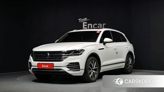 Volkswagen Touareg 3rd generation 2023 Белый из Кореи