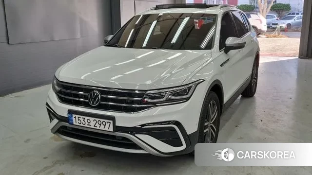 Volkswagen Tiguan Allspace 2022 Белый из Кореи