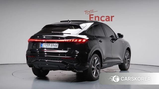 Audi Q5 (80A) 2025 Черный из Кореи