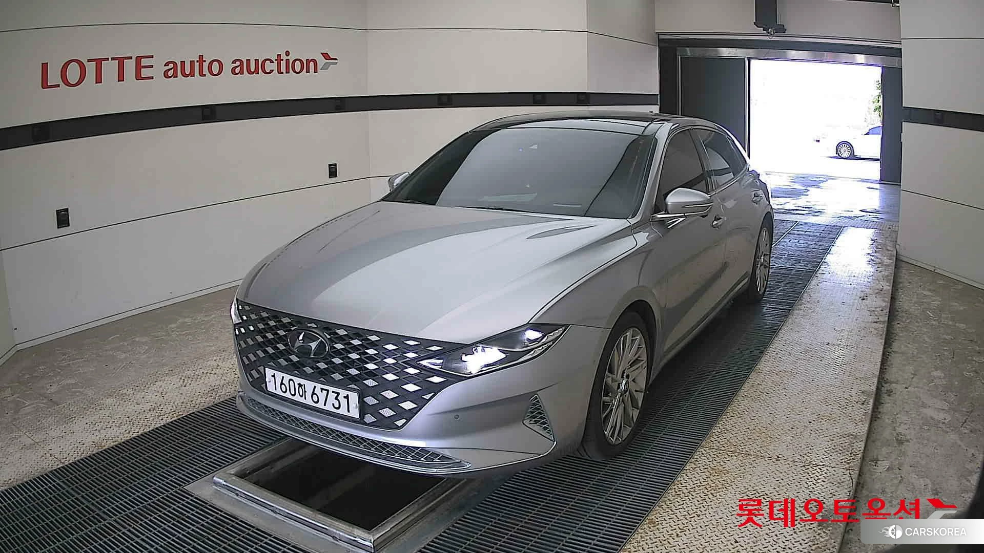 Hyundai Grandeur 2022 Shimmering Silver Metallic из Кореи