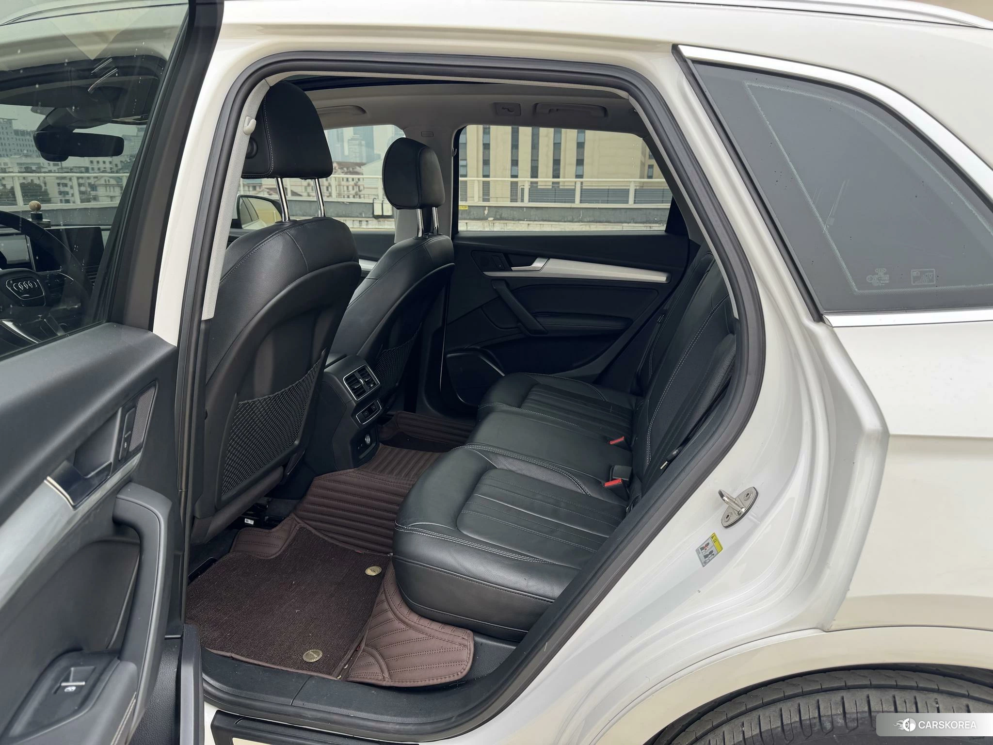 Audi Q5L 2019 Белый из Китая