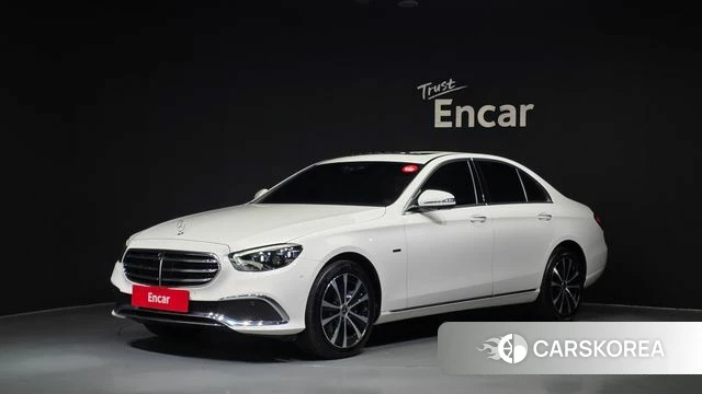 Mercedes-Benz E-Class W213 2021 Белый из Кореи