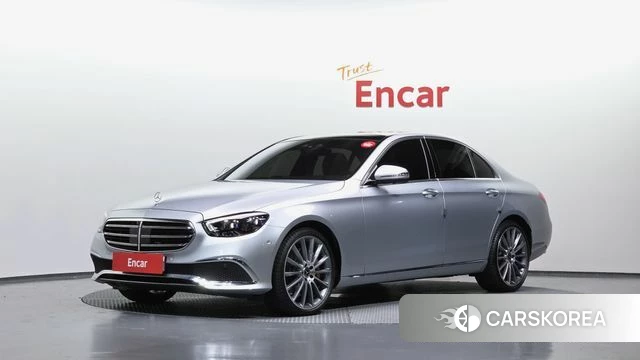 Mercedes-Benz E-Class W213 2023 Серебристо-серый из Кореи