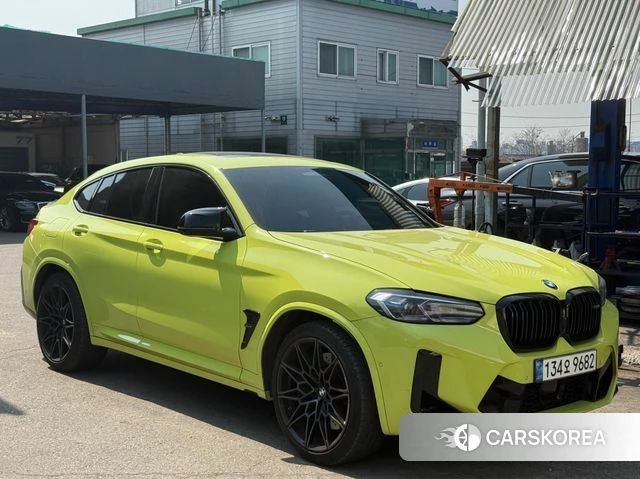 BMW X4M (G02) 2022 Желтый из Кореи