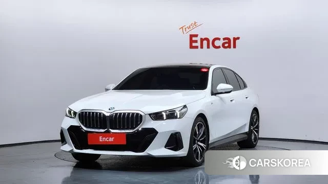 BMW 5 Series (G60) 2025 Белый из Кореи