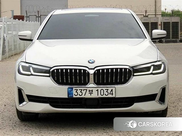 BMW 5 Series (G30) 2022 Белый из Кореи