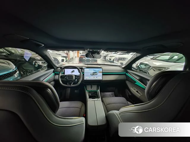 Lynk 08 EM-P 2025 Темно-серый из Китая