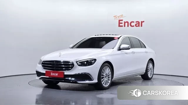 Mercedes-Benz E-Class W213 2023 Белый из Кореи