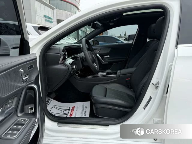 Mercedes-Benz Class A 2023 Белый из Китая