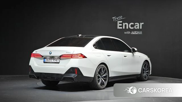 BMW 5 Series (G60) 2025 Белый из Кореи