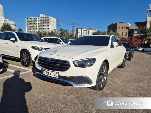Mercedes-Benz E-Class W213 2022 Белый из Кореи