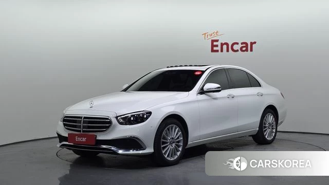 Mercedes-Benz E-Class W213 2023 Белый из Кореи