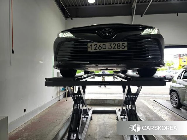 Toyota Camry (XV70) 2019 Песочный из Кореи