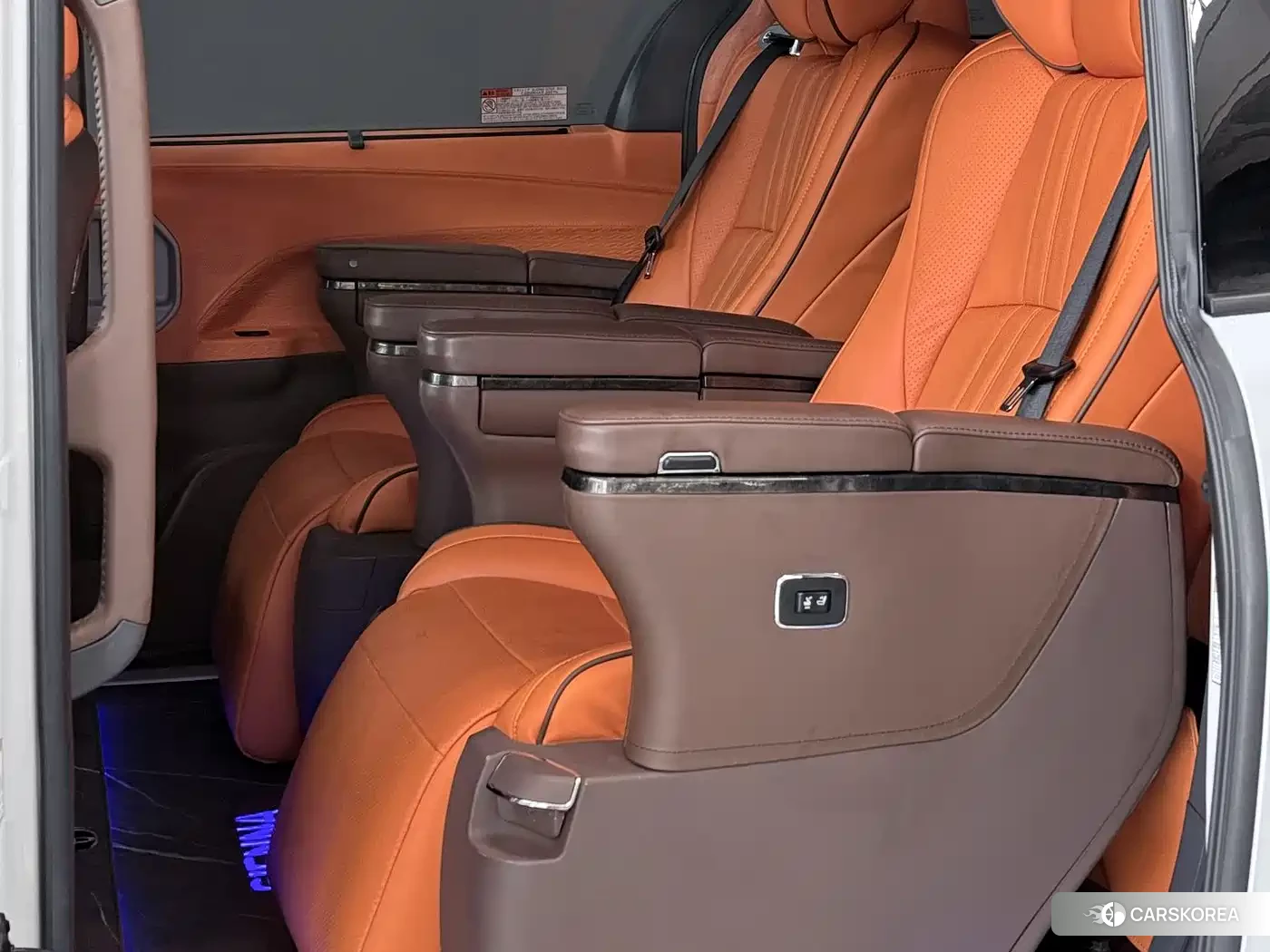 Toyota Sienna 2023 Белый из Китая