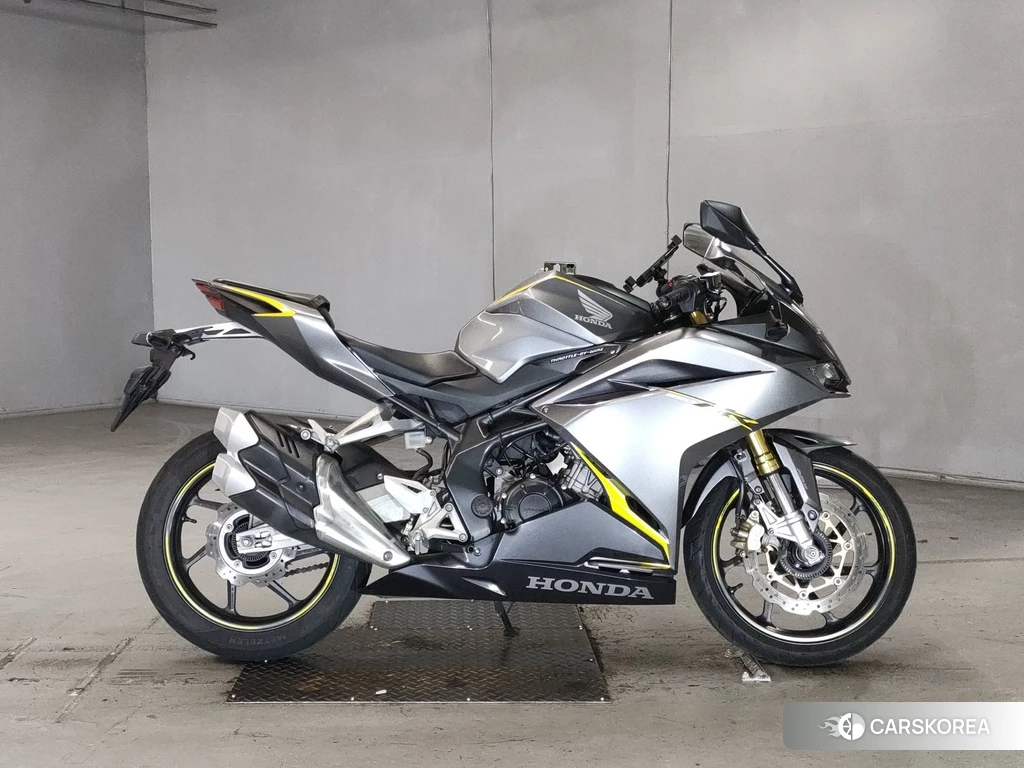 Проданный Honda CBR250RR 2017 из Японии