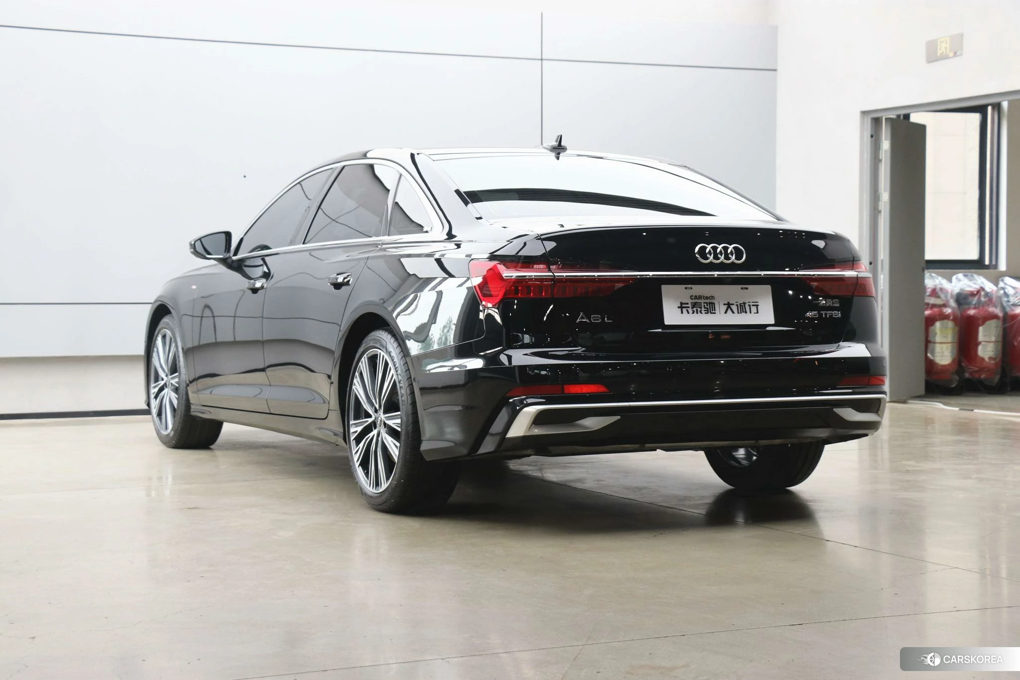 Audi A6L 2023 Черный из Китая