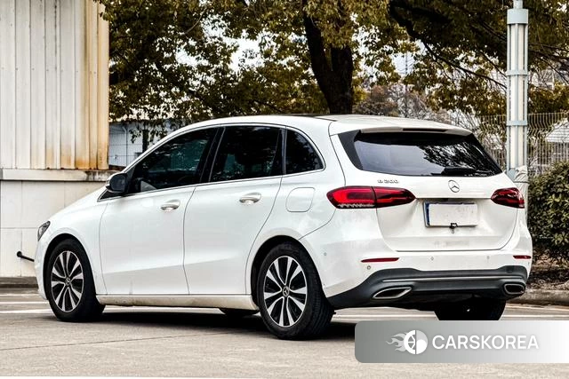 Mercedes-Benz Class B 2021 Белый из Китая
